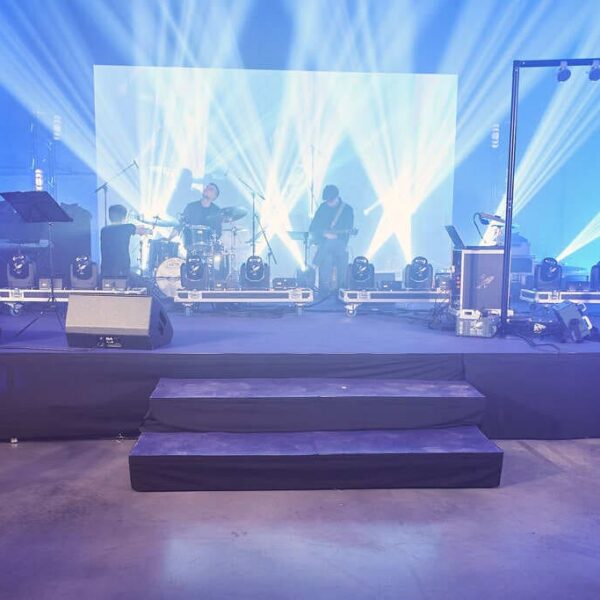 esinemislava, lava rent, lava poodiumid