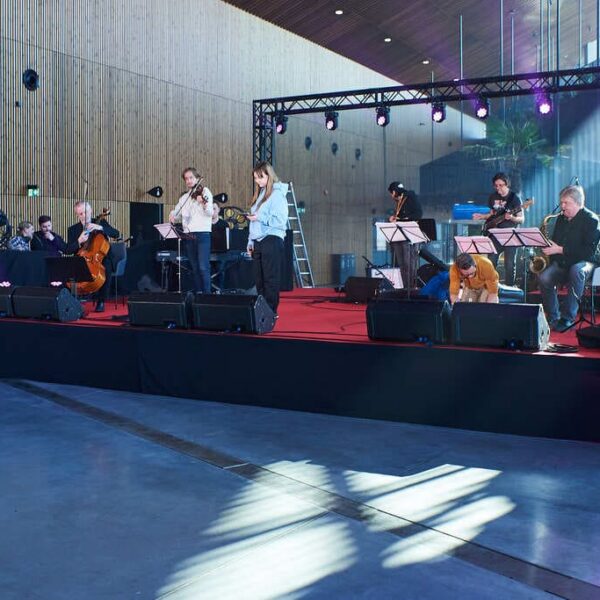 lava poodium kruiisisadamas, lava paigaldus