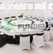 Ümmargune laud Q333cm -