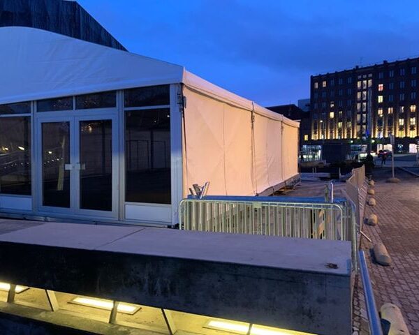 Kahepoolne klaaspakett uks