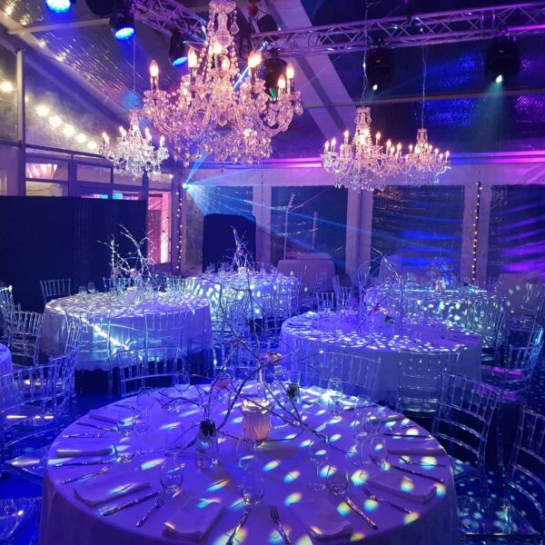 Chiavari tool läbipaistev, valge iste