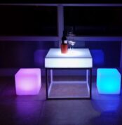led diivanilaud metallist jalgadel