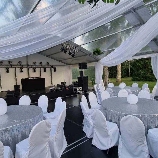 hõbedased laudlinad, led pallid