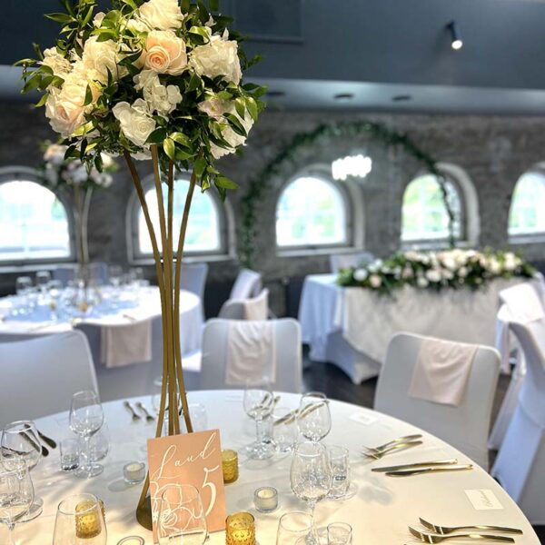 postament/lilleseade alus kuldne