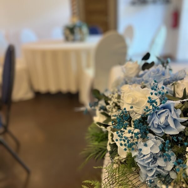 lauaseade kauakestvatest lilledest (sinine)