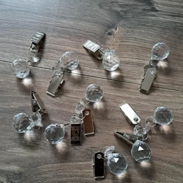 laudlina hoidja pärlitega